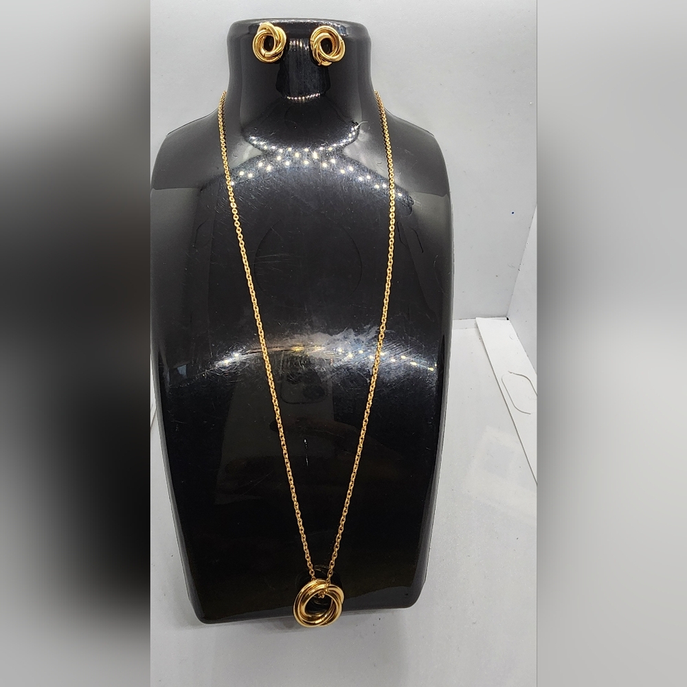 Elegant Gold Necklace and Earring Set